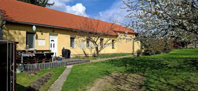 Eladó családi ház, Badacsonytördemicen 86 M Ft, 4 szobás