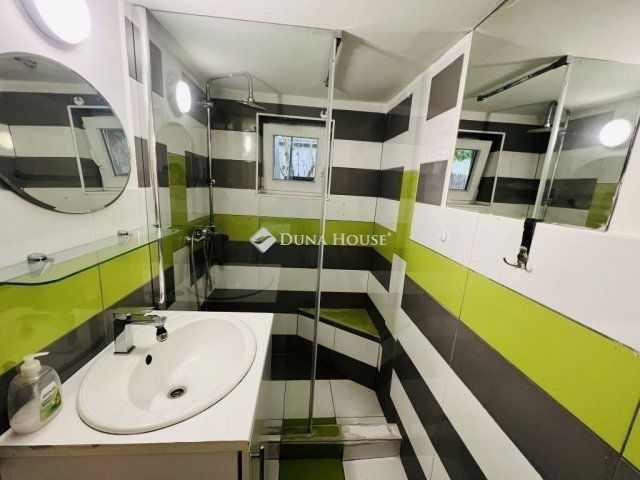 Eladó nyaraló, Szigetszentmiklóson 47.99 M Ft, 2 szobás