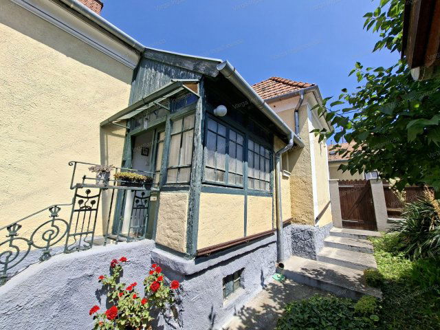 Eladó családi ház, Sopronban 61.9 M Ft, 3 szobás
