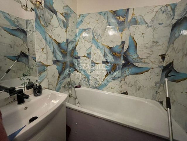 Eladó téglalakás, Nyíregyházán 44.99 M Ft, 2+1 szobás