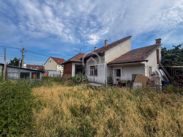 Eladó családi ház, Budapesten, XV. kerületben 73.9 M Ft