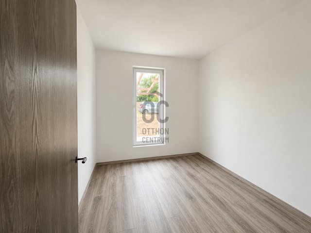 Eladó ikerház, Szigethalmon 89 M Ft, 4 szobás