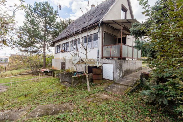 Eladó családi ház, Ürömön 17.9 M Ft, 2 szobás