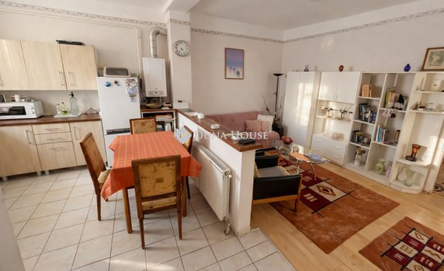 Eladó téglalakás, Kecskeméten 48 M Ft, 2 szobás