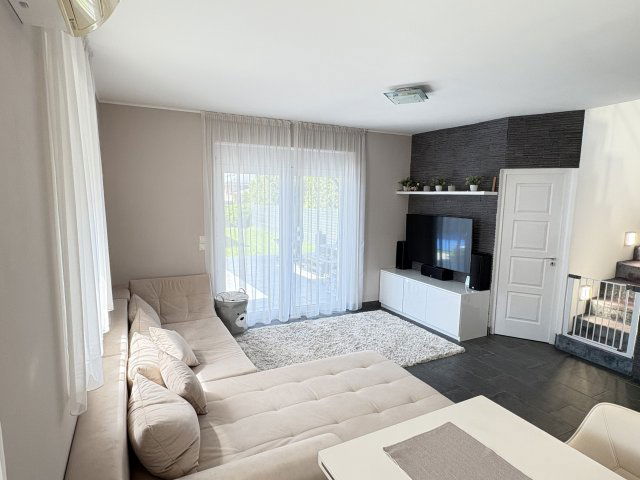 Eladó családi ház, Gyálon 112.5 M Ft, 4+1 szobás