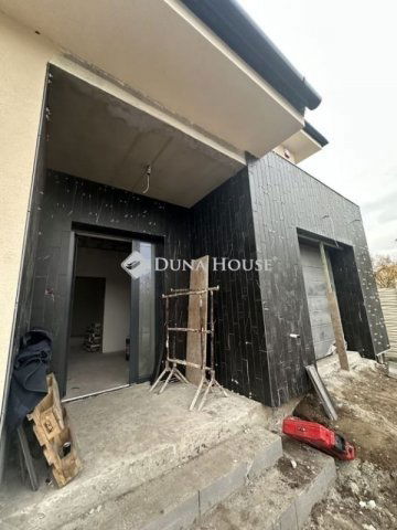 Eladó családi ház, Gyálon 249.9 M Ft, 6 szobás