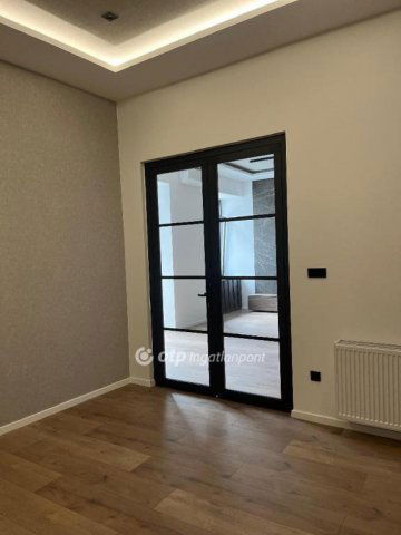 Eladó téglalakás, Pécsett 79.9 M Ft, 2 szobás