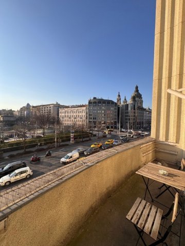 Eladó téglalakás, Budapesten, VI. kerületben 185 M Ft, 2 szobás