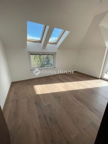 Eladó ikerház, Budapesten, XVI. kerületben 179.9 M Ft, 5 szobás