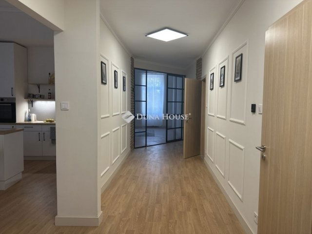 Eladó téglalakás, Budapesten, VI. kerületben 164 M Ft, 4 szobás