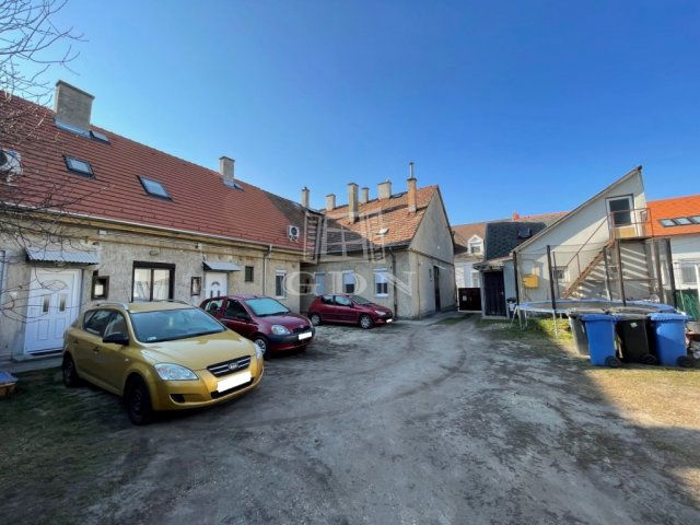 Kiadó téglalakás, albérlet, Székesfehérvárott 210 E Ft / hó