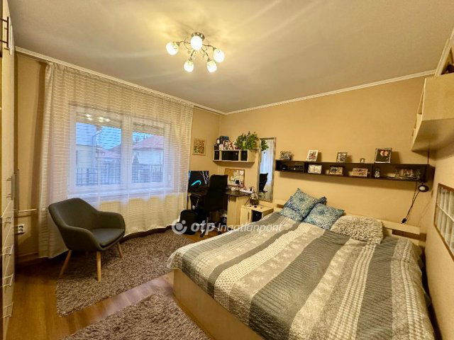 Eladó családi ház, Miskolcon 94 M Ft, 6+1 szobás