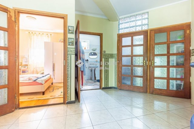 Eladó családi ház, Budapesten, XVI. kerületben 360 M Ft