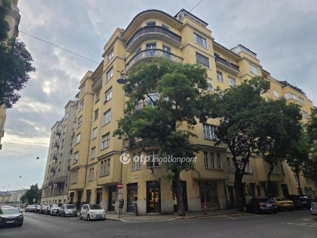 Eladó téglalakás, Budapesten, V. kerületben 148 M Ft, 2 szobás