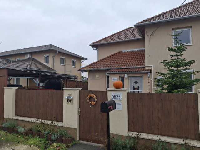 Eladó ikerház, Halásztelken 125 M Ft, 5 szobás