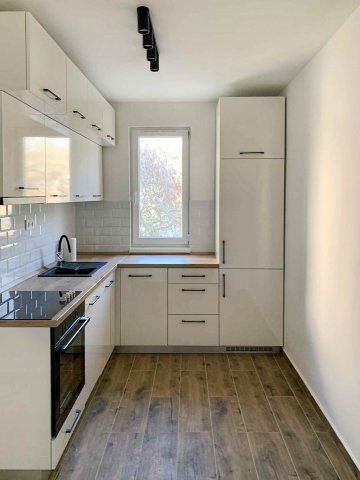 Kiadó téglalakás, albérlet, Pécsett 200 E Ft / hó, 2 szobás