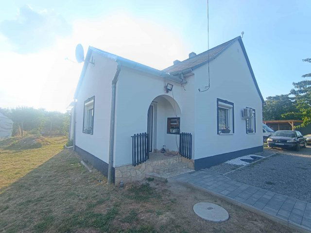 Eladó családi ház, Nagytótfalun 35 M Ft, 3 szobás