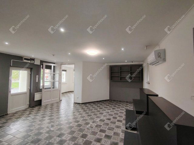Eladó üzlethelyiség, Velencén 69.9 M Ft, 3 szobás