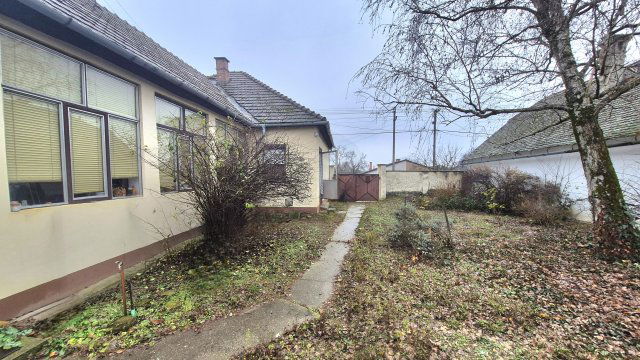 Eladó családi ház, Baján 27.99 M Ft, 4 szobás