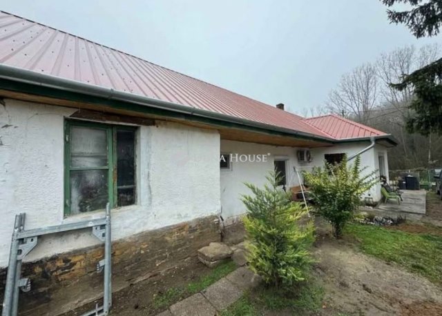 Eladó családi ház, Sárbogárdon 28 M Ft, 2 szobás