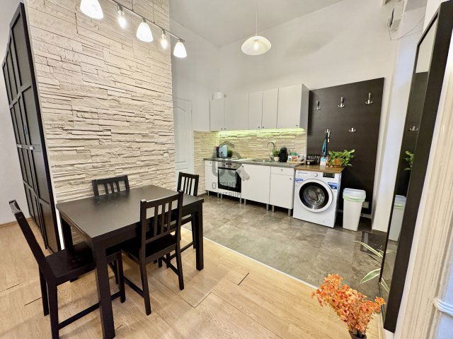 Eladó téglalakás, Budapesten, V. kerületben 211.46 M Ft