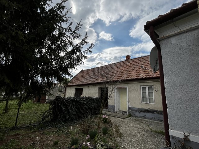 Eladó családi ház, Egyházaskeszőn 22 M Ft, 2 szobás