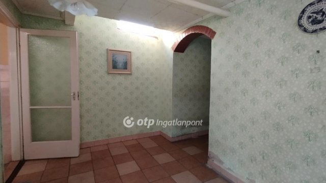 Eladó családi ház, Jászberényben 37 M Ft, 3 szobás
