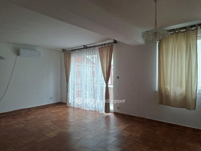 Eladó családi ház, Szegeden 84.99 M Ft, 5 szobás