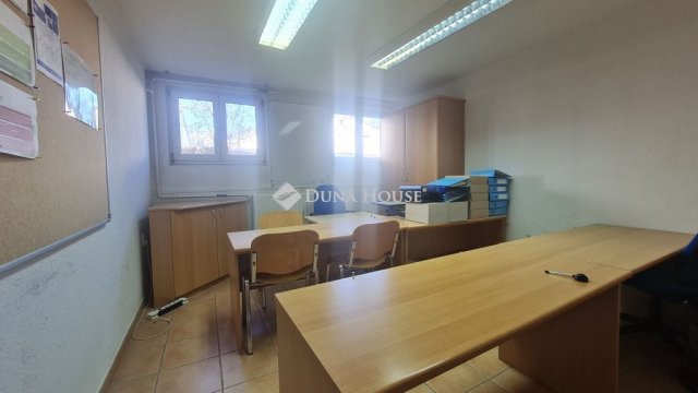 Kiadó iroda, Zalaegerszegen, Alsóerdei úton 32 E Ft / hó