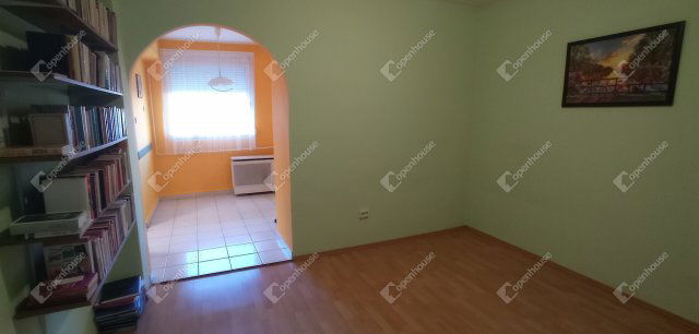 Eladó téglalakás, Zalaegerszegen 44 M Ft, 3 szobás