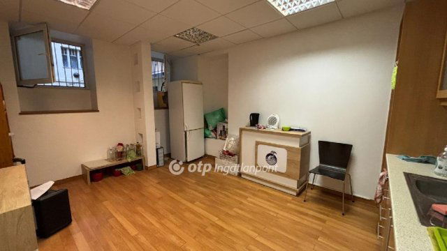 Eladó üzlethelyiség, Budapesten, XIII. kerületben 145 M Ft
