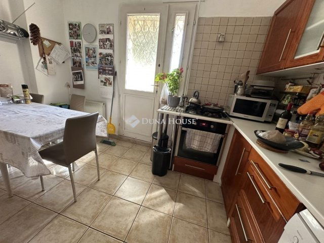 Eladó családi ház, Budapesten, X. kerületben 160 M Ft, 6 szobás