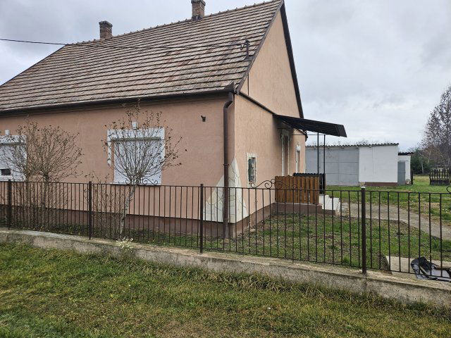 Eladó családi ház, Bőnyön 39.9 M Ft, 3 szobás