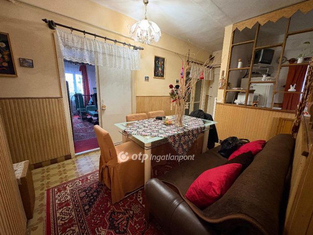 Eladó családi ház, Verpeléten 19 M Ft, 3 szobás