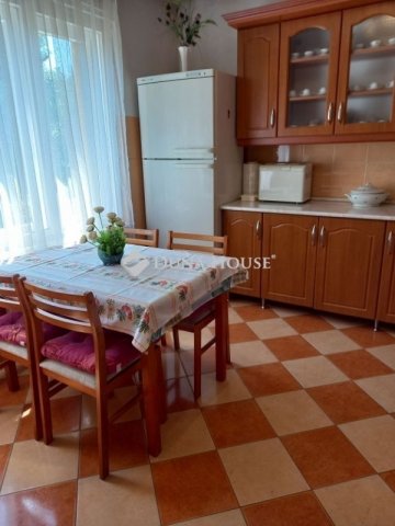 Eladó családi ház, Gödöllőn 152 M Ft, 3+2 szobás