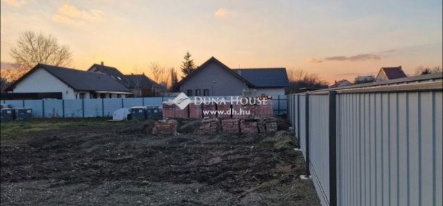 Eladó telek, Szegeden 35.3 M Ft / költözzbe.hu
