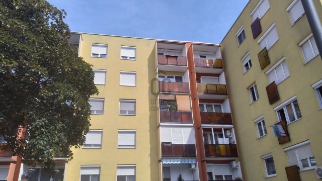 Eladó téglalakás, Szombathelyen, Barátság utcában 32.9 M Ft