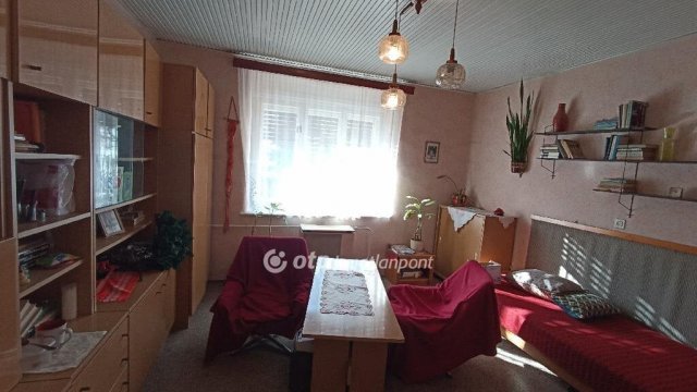Eladó családi ház, Jászfényszarun 25.9 M Ft, 2 szobás