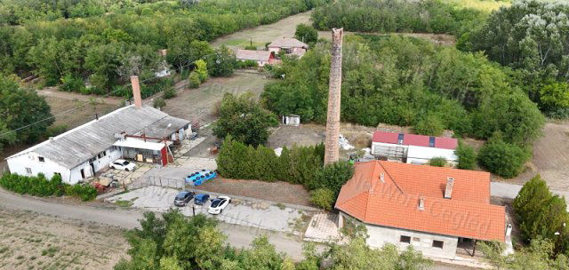 Eladó ipari ingatlan, Tápiószőlősön 300 M Ft