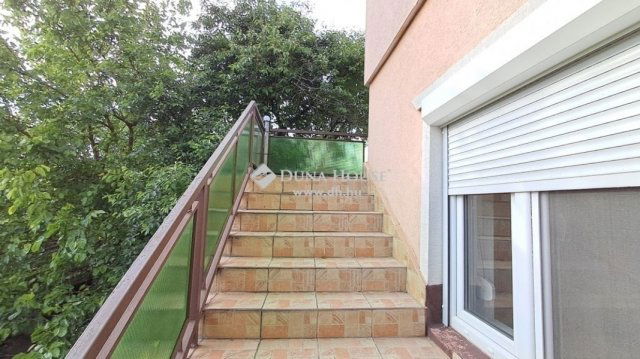 Eladó családi ház, Kecskeméten 69.9 M Ft, 6 szobás