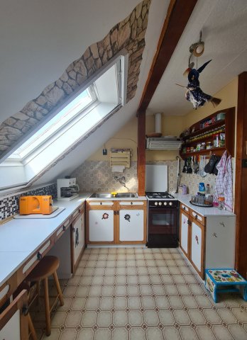 Eladó családi ház, Budakalászon 129.5 M Ft, 5+1 szobás
