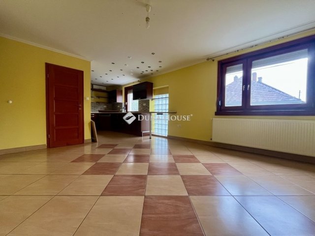 Eladó családi ház, Bonyhádon 120 M Ft, 5 szobás