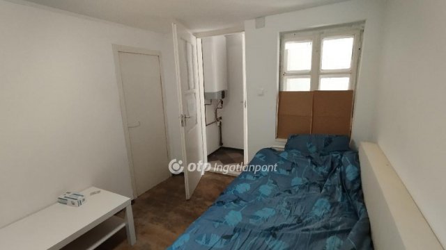 Eladó családi ház, Jászberényben 27 M Ft, 1+4 szobás