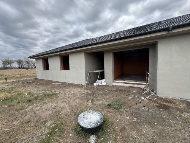 Eladó ikerház, Debrecenben 79 M Ft, 3 szobás