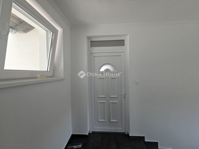Eladó téglalakás, Mendén 79.9 M Ft, 4 szobás