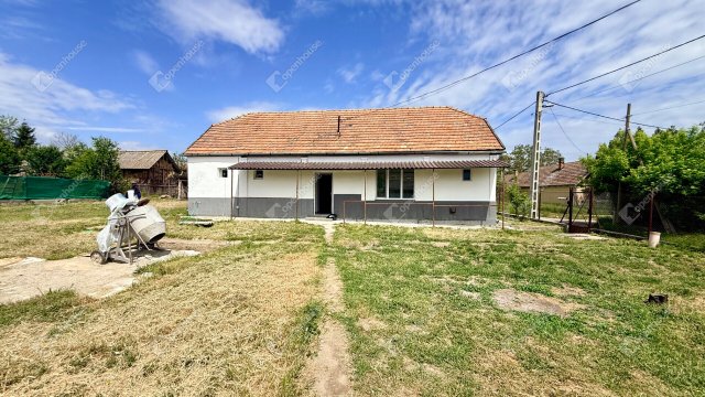 Eladó családi ház, Pándon 31.5 M Ft, 3 szobás