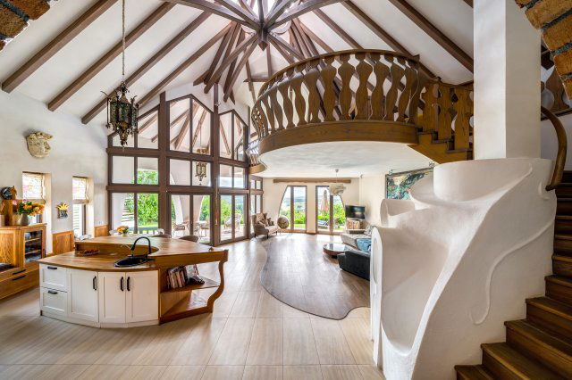 Eladó családi ház, Sukorón 300 M Ft, 4 szobás