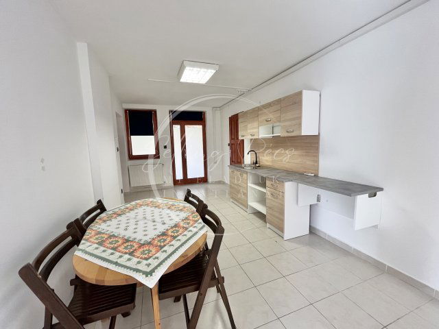 Kiadó téglalakás, albérlet, Pécsett, Tettye utcában, 1 szobás