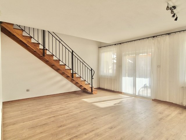 Eladó téglalakás, Gyömrőn, Bimbó utcában 99 M Ft, 4 szobás