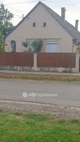 Eladó családi ház, Kercseligeten 7.5 M Ft, 3+1 szobás